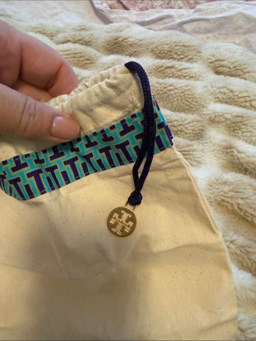 Tory Burch White Crossbody Top-Handle Bag with Gold Hardware - Picture 12 of 12
